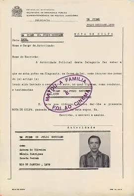 《干掉全家看电影》：年度最Cult黑色喜剧？血浆与爆笑齐飞的家庭伦理大戏！